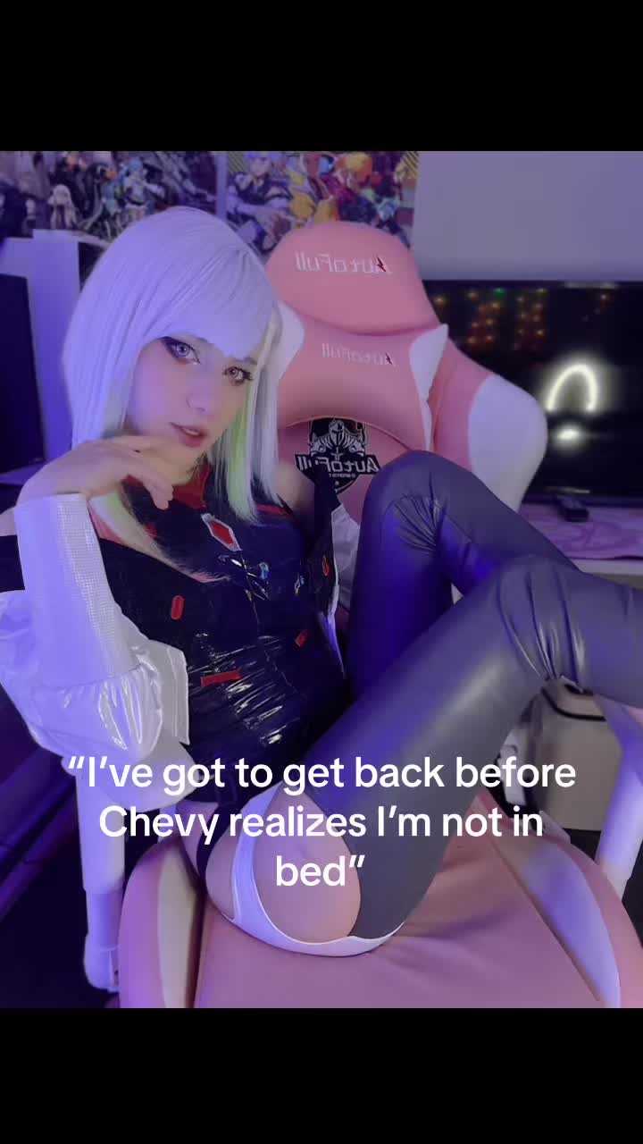 @izzy.cosplayy
