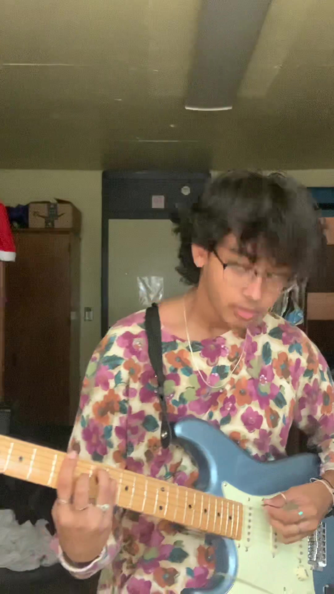 @KM