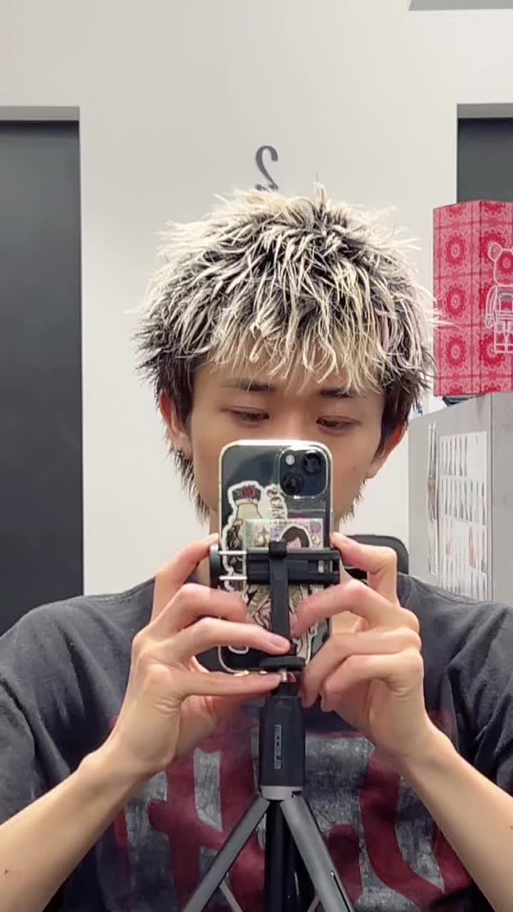 @シュンスケ