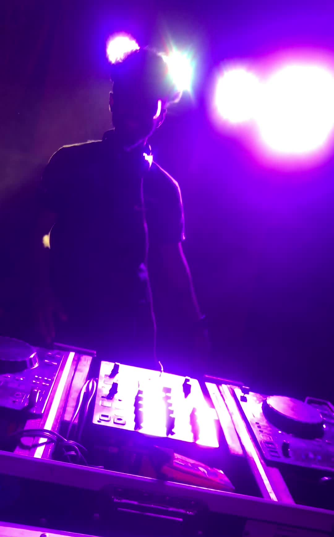 @DJ🦋Vithu-official🎧