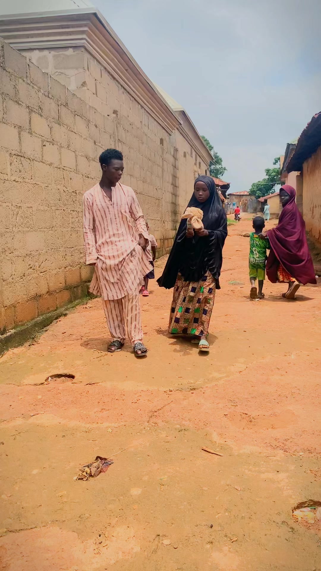@mai kwaila ne saikadaure