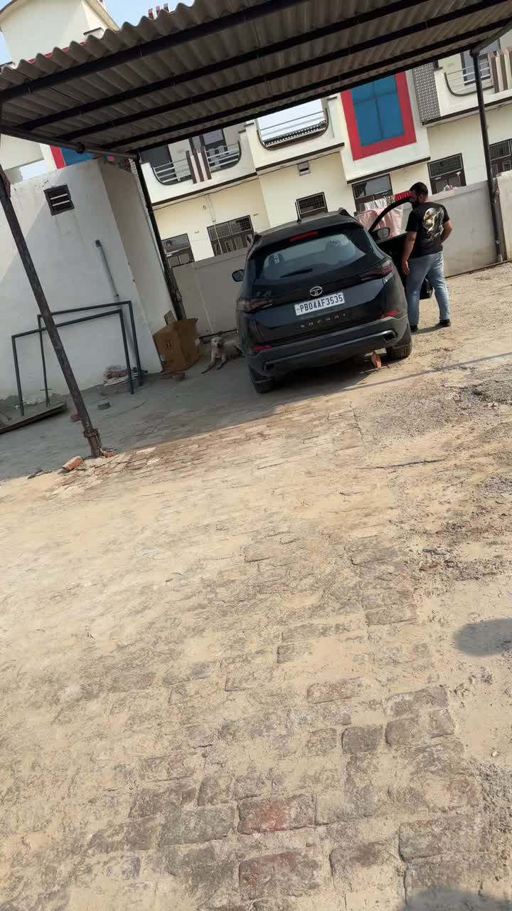@D&euml;&euml;p Kamboj