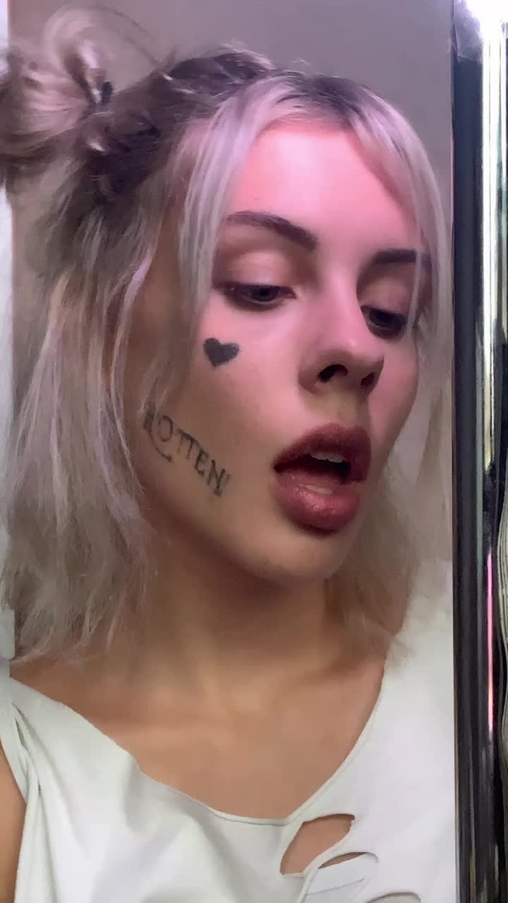 @Just_la_noe