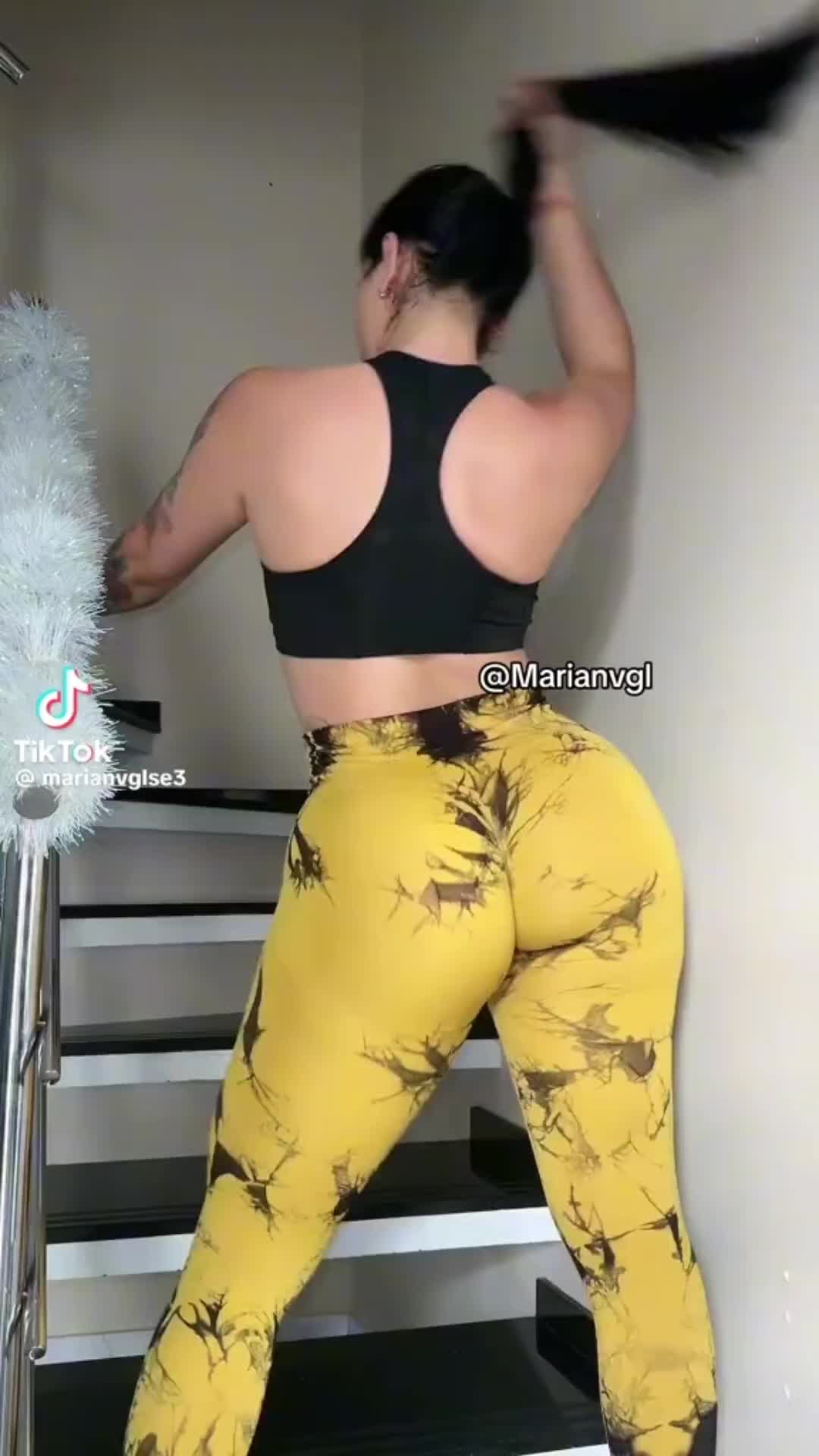 @Mariangl1