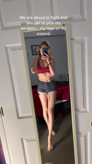 @itsmelinaleggs
