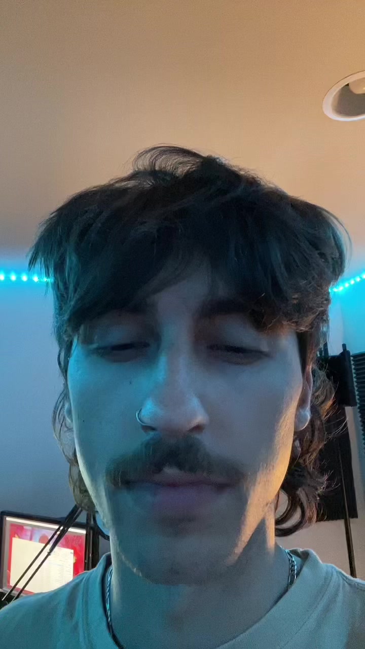 @flamingoboy1196