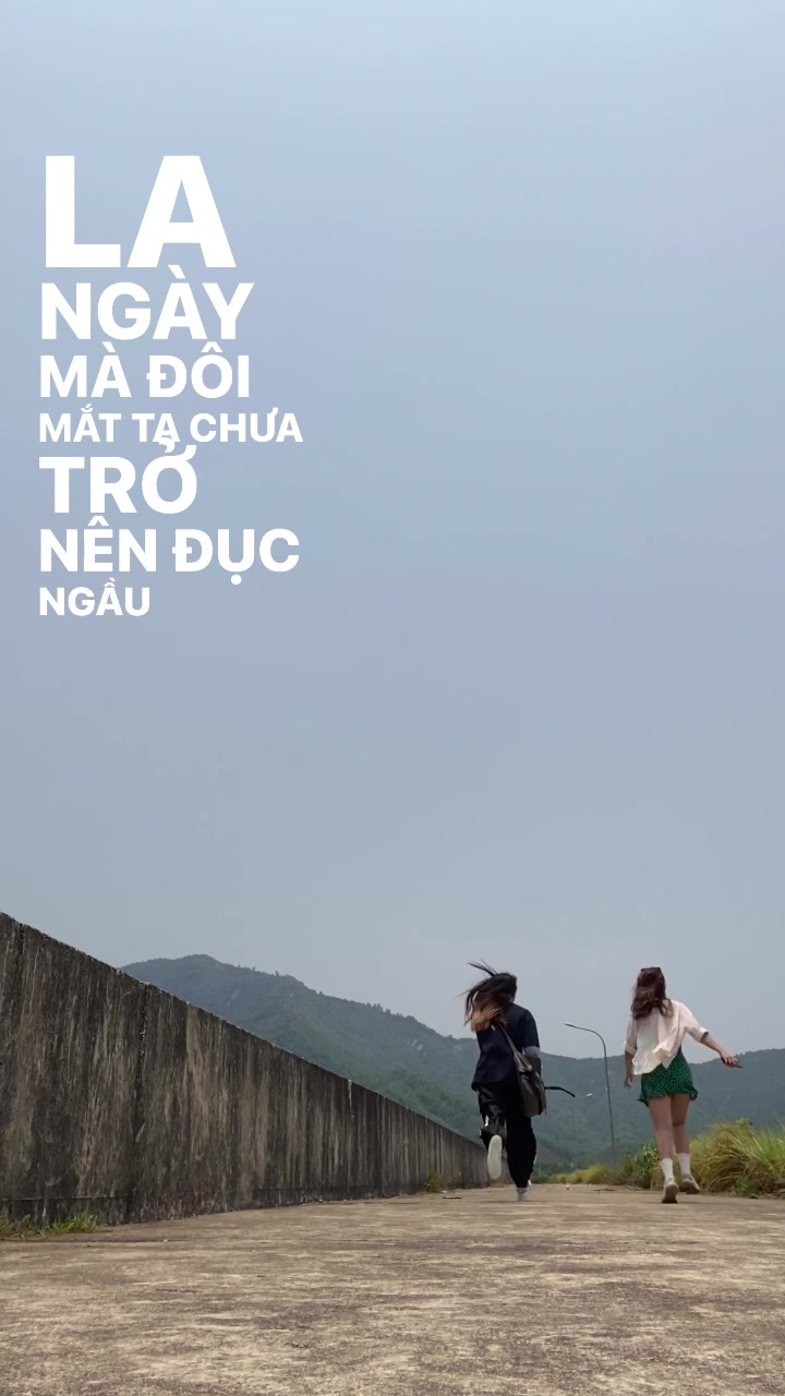 @C&ocirc; b&eacute; lai H&agrave;n