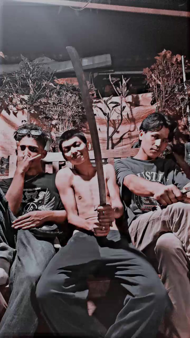 @Ayush__Đøn