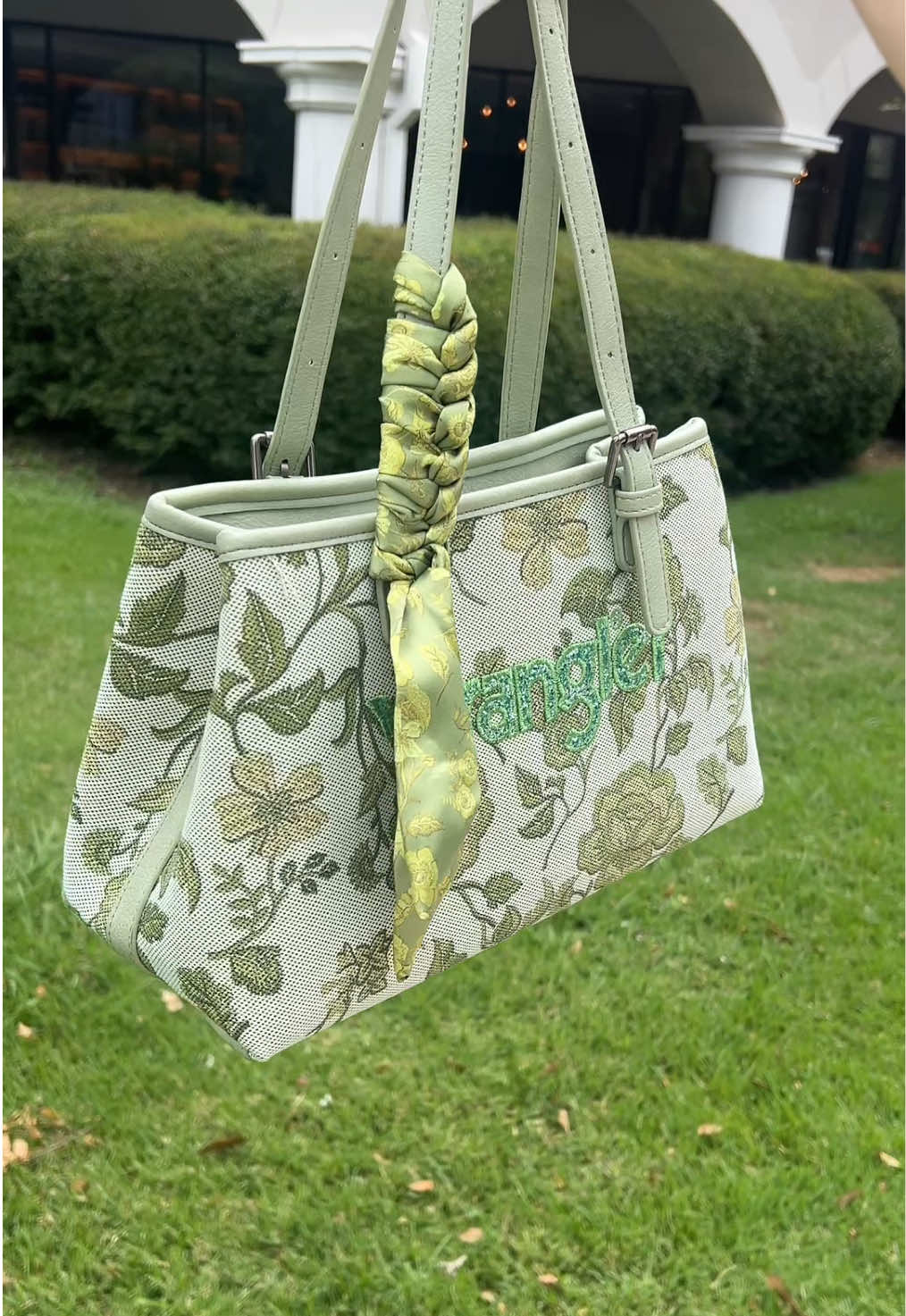 @bagsofthewest