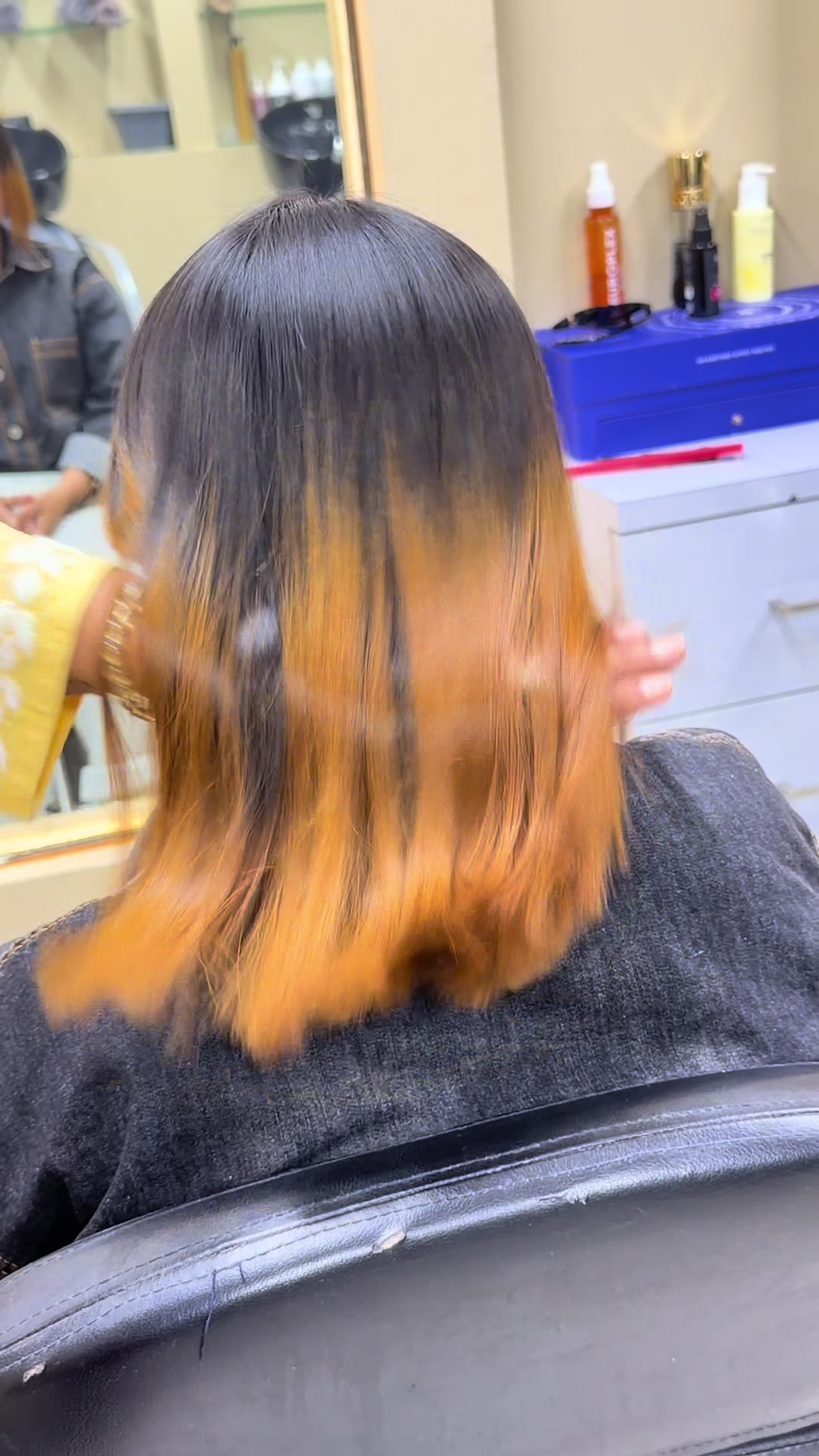 @Looks unisex salon