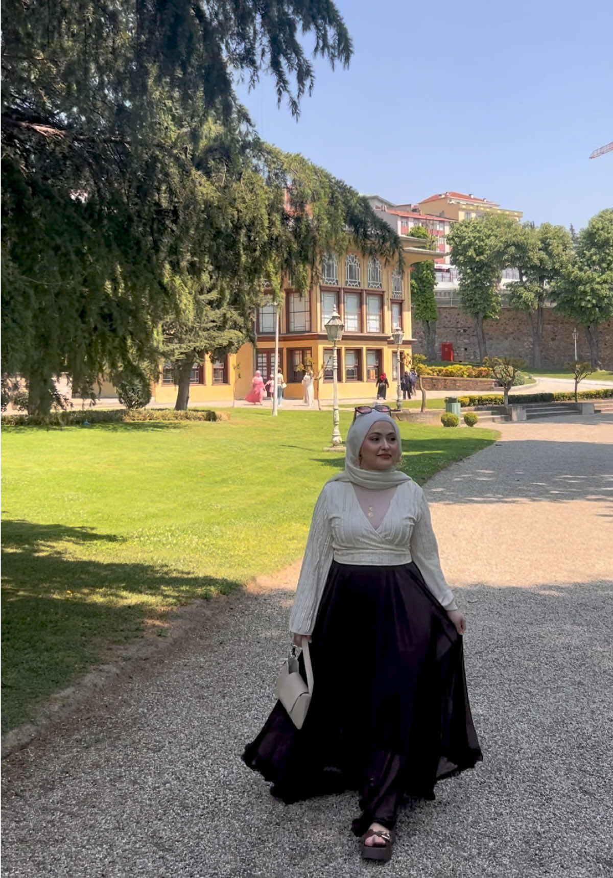 @Ebru