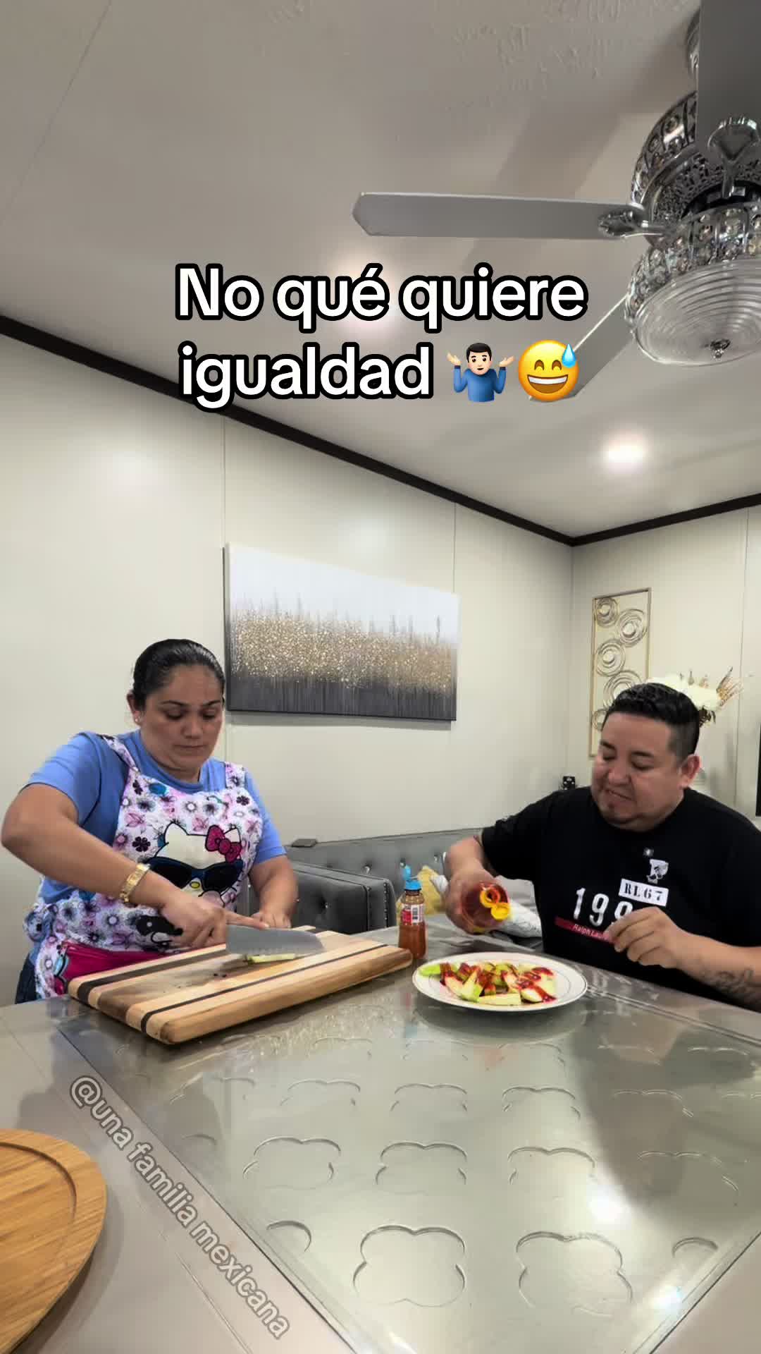 @Una familia mexicana🇲🇽