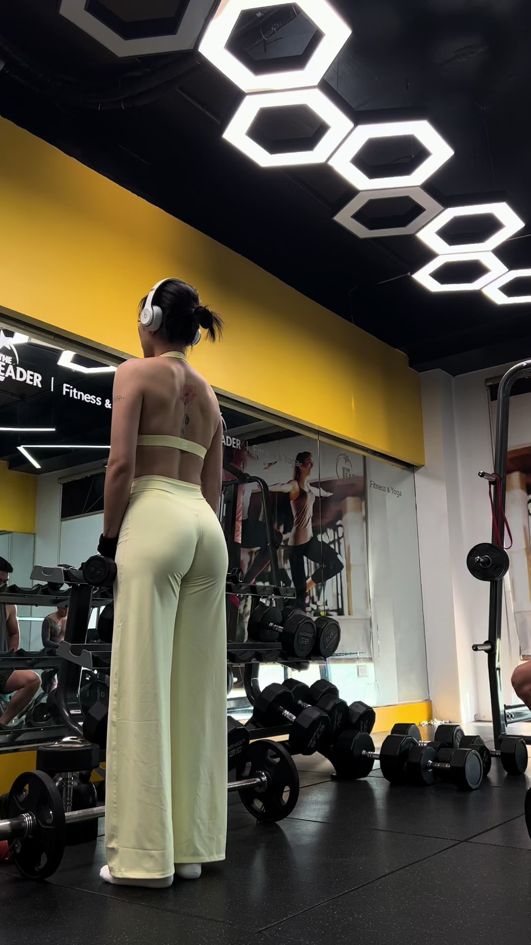 @Phương H&agrave; 👅