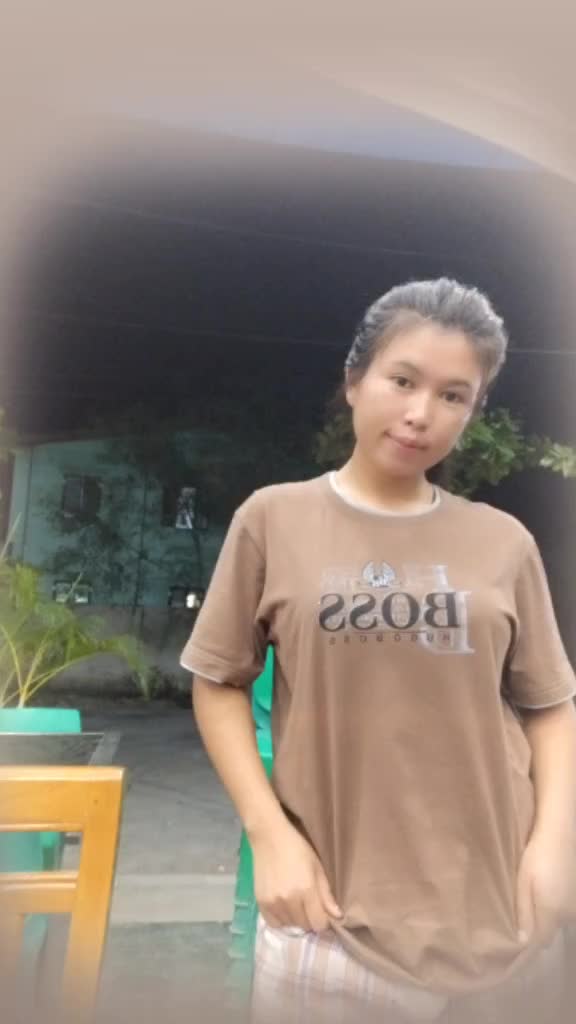 @ဖြူလုံးလေး😒🐷🐷