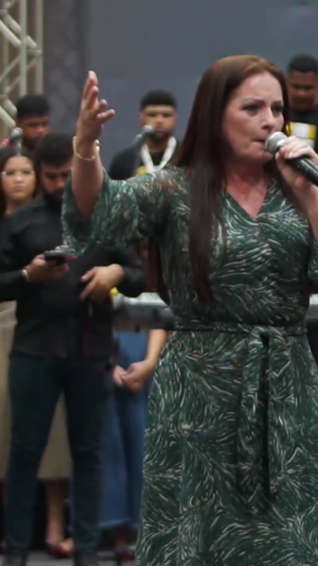 @Cantora Lauriete Oficial