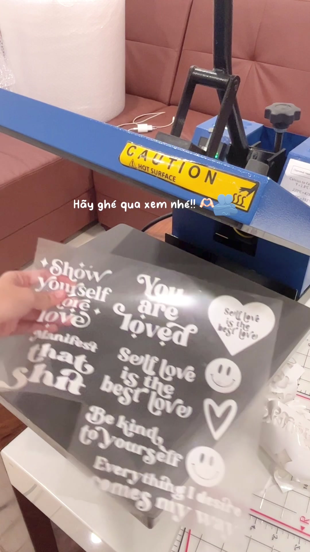 @Hey, Tiffany Cat