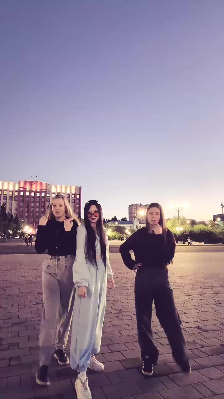 @Cℌℯℛℛℽ 🍒