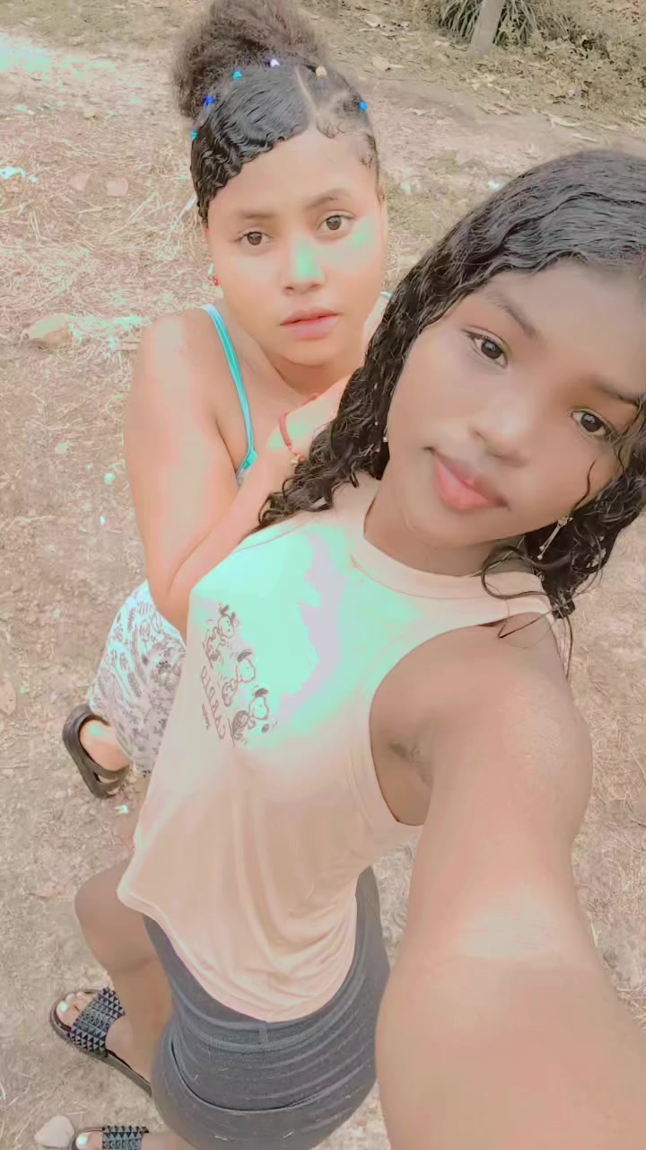@🫦