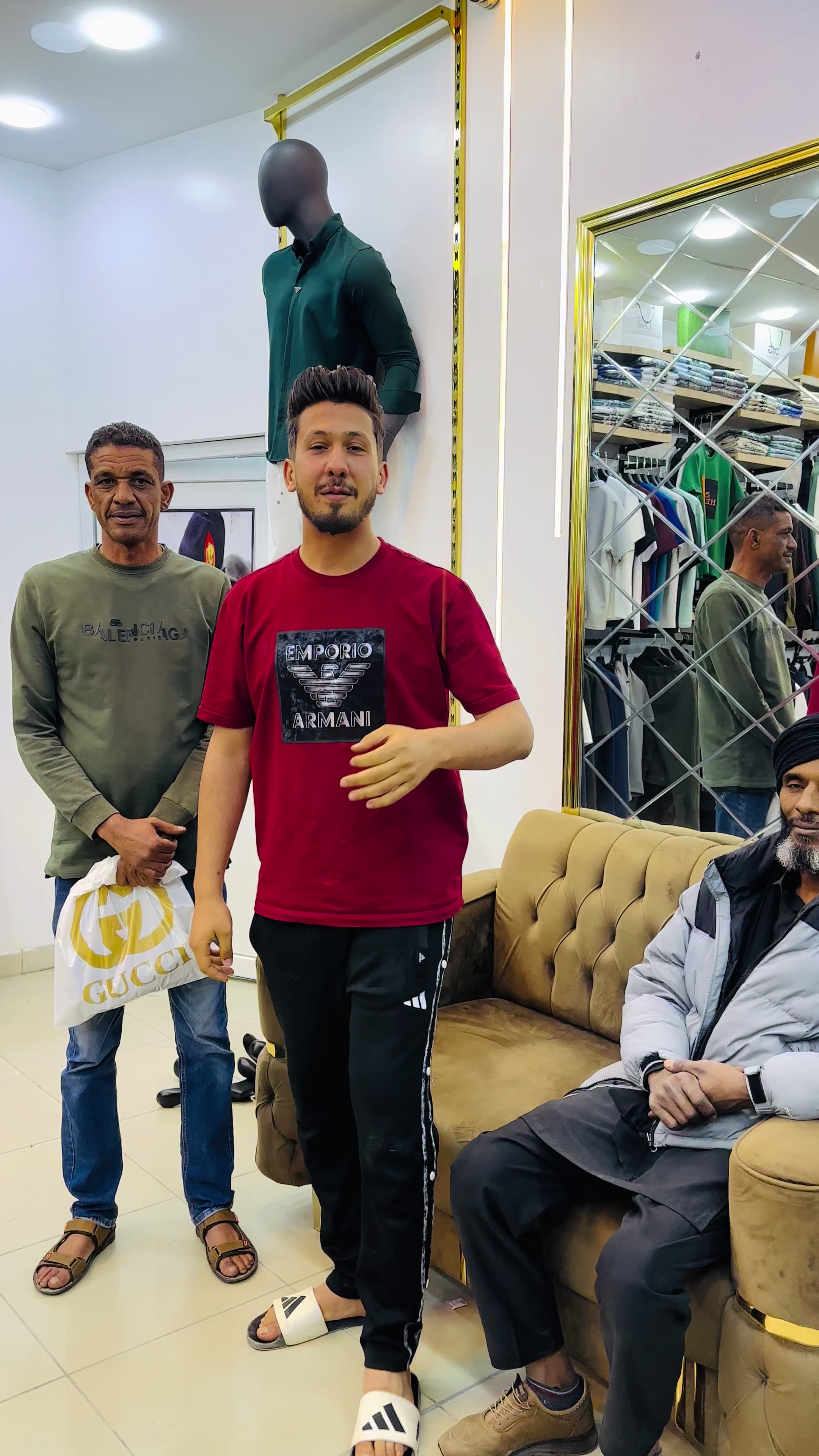 @معراج للملابس الشبابية