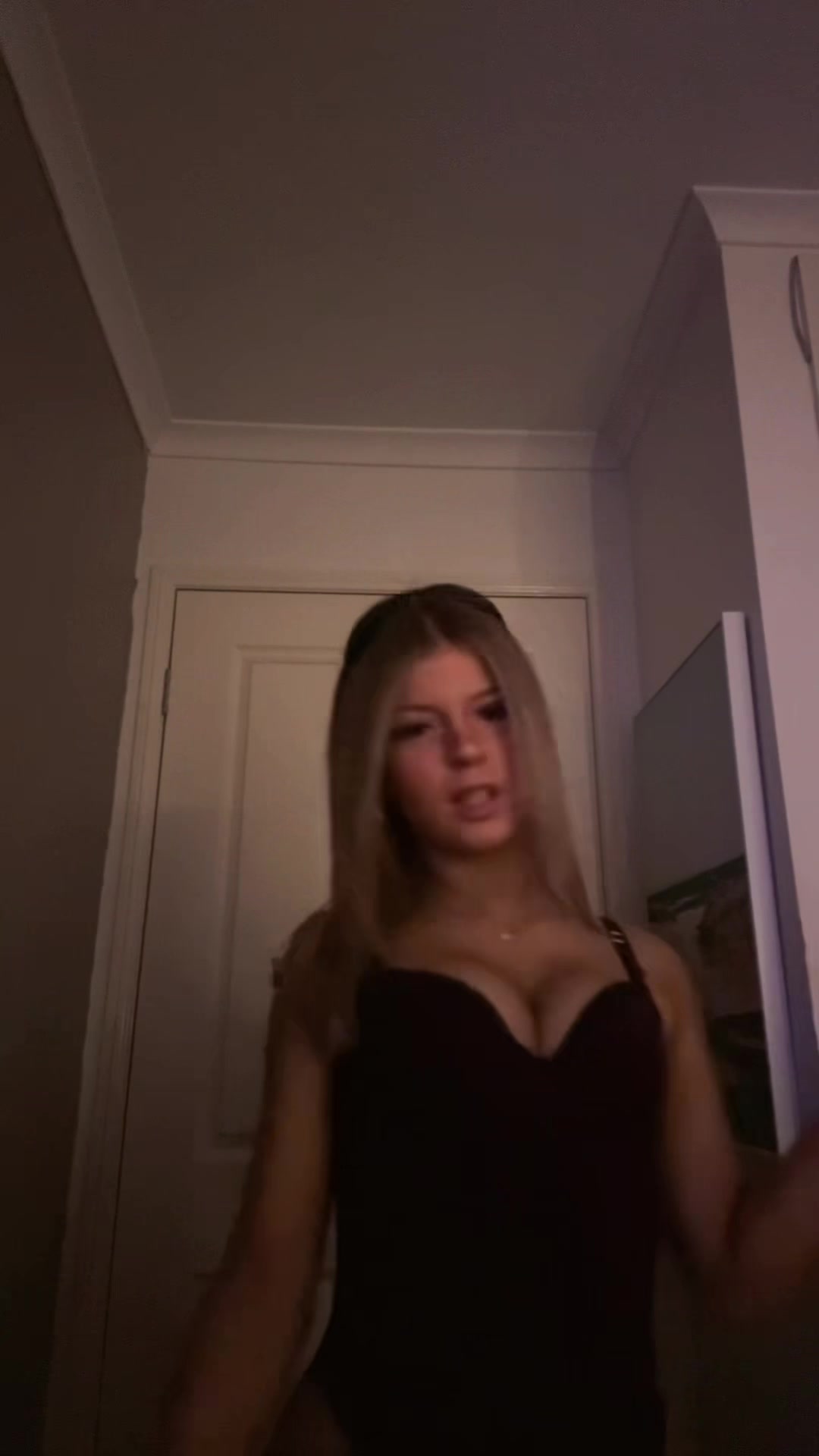 @℠
