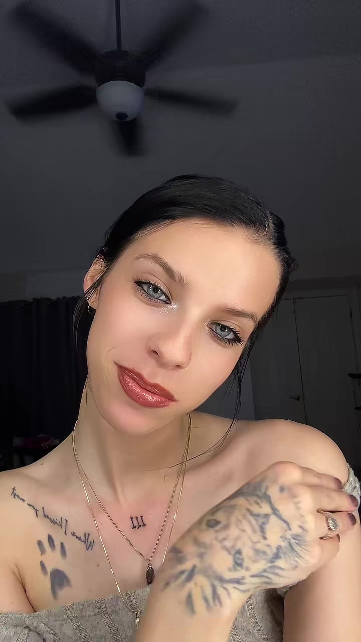 @HangingwithHannah