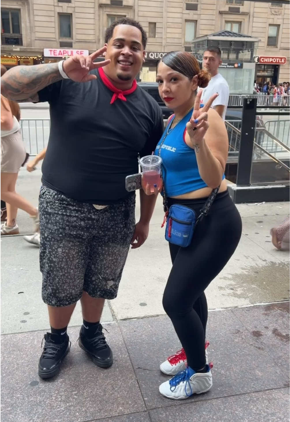 @HoodBarbiie