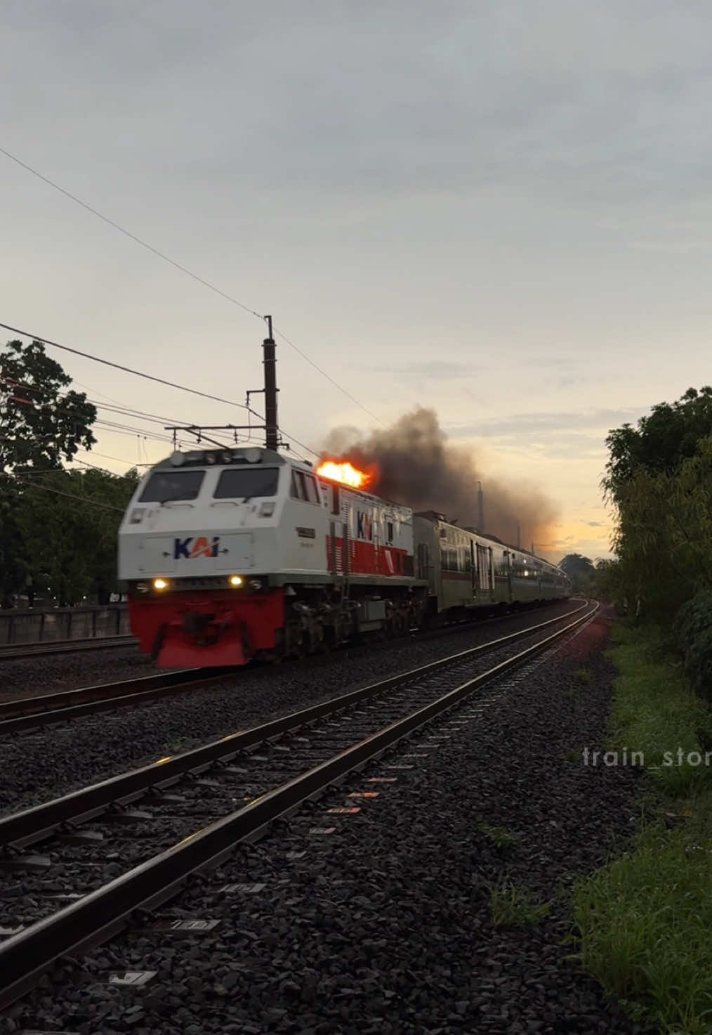 @Train_Story