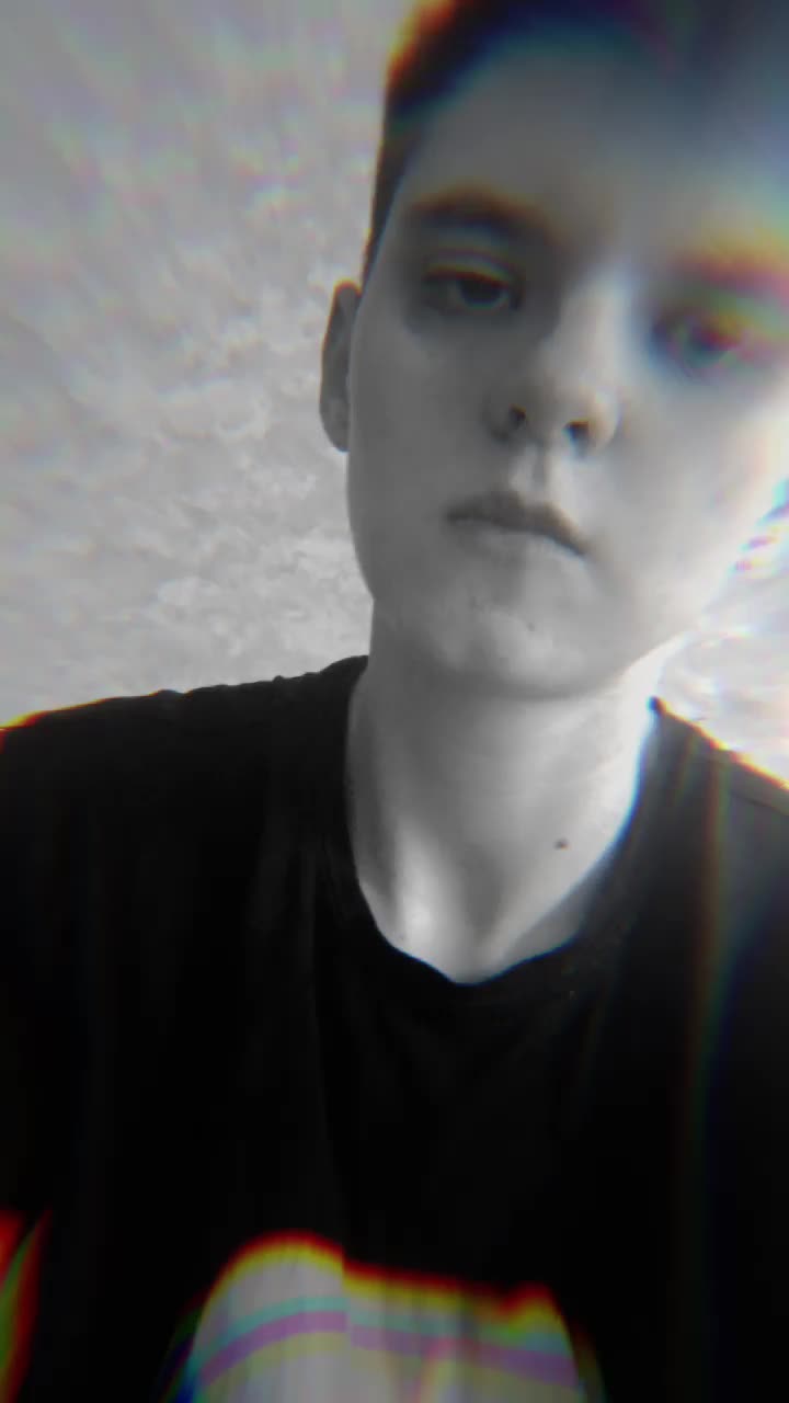 @𝓑𝓻𝓸𝓴𝓮𝓷 𝓗𝓮𝓪𝓻𝓽♡