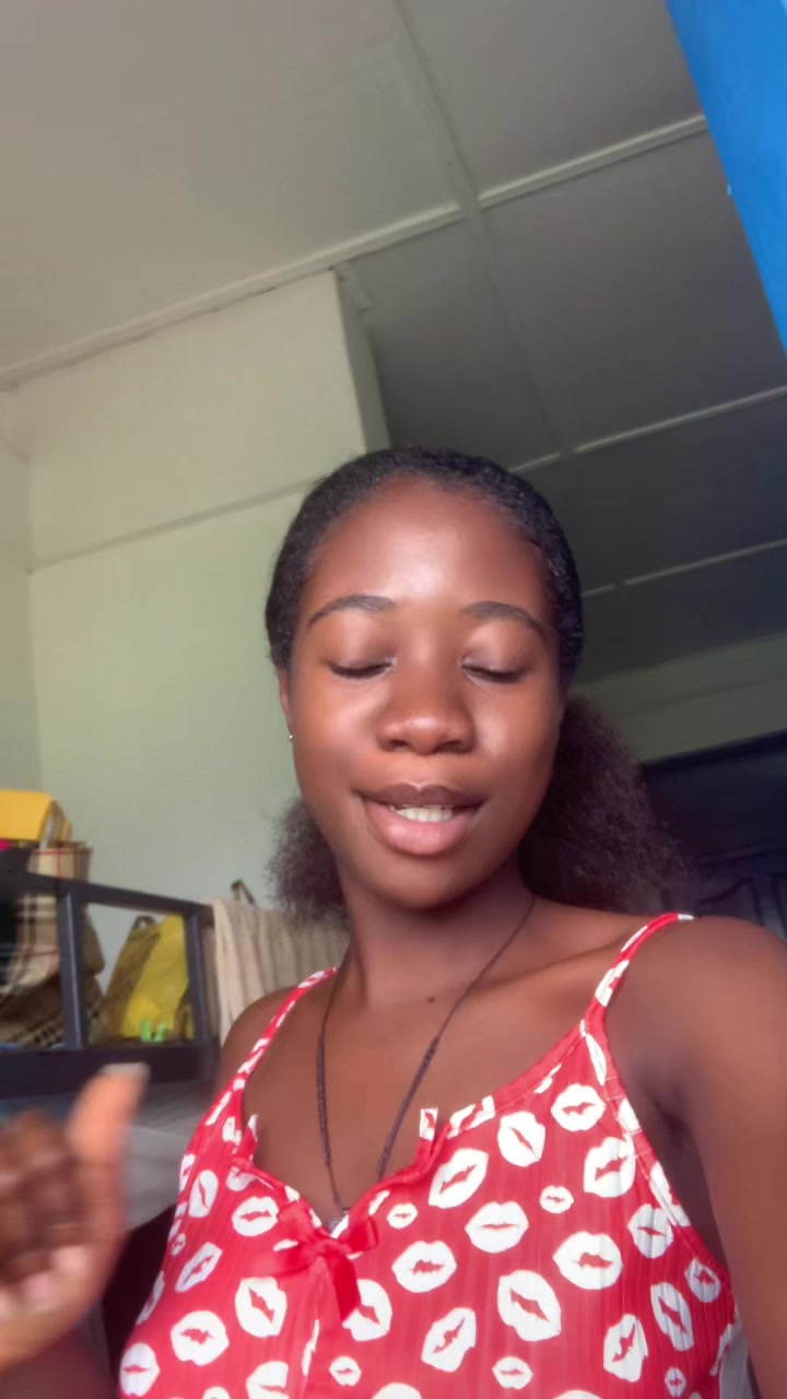 @adwoabae15