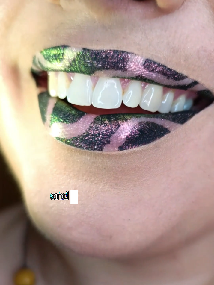 @TheMirrorBeauty lip art 💋🌈💄