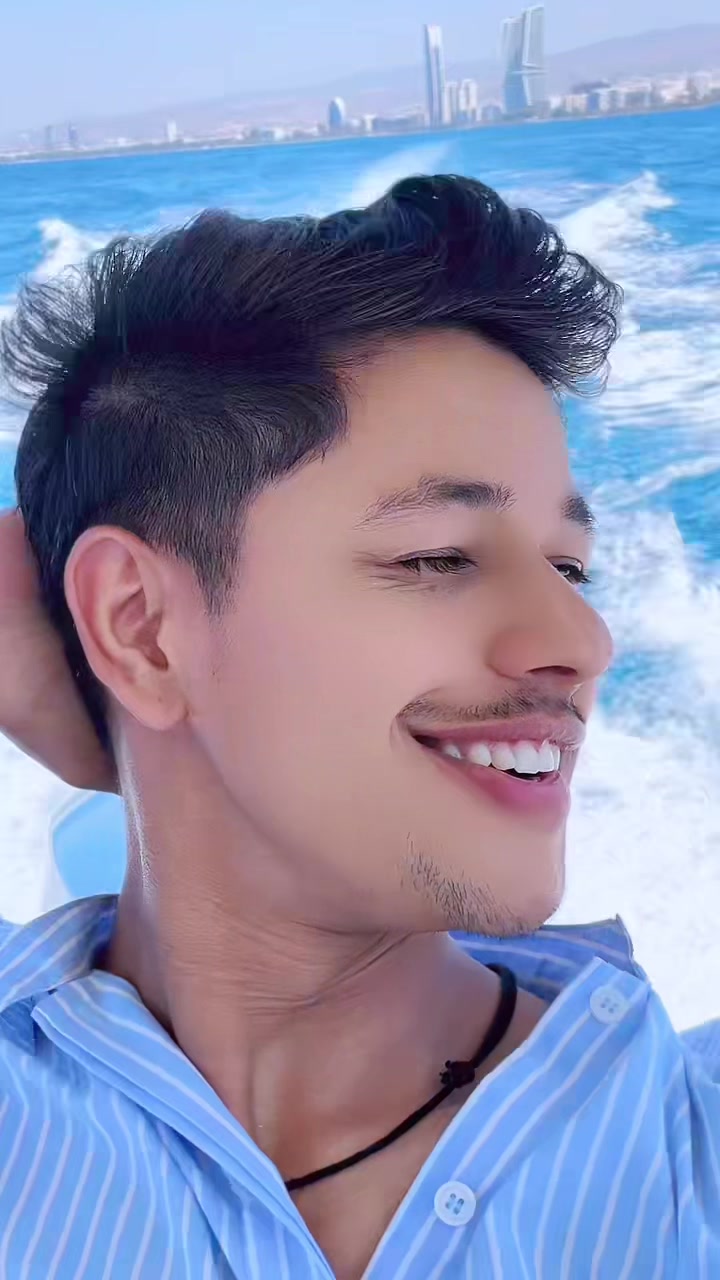 @Mukesh_989🇨🇾