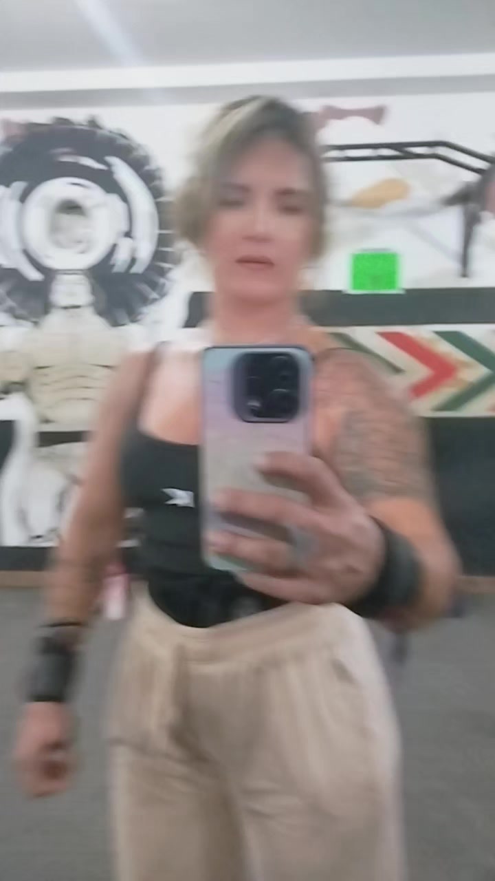 @la catira musculosa