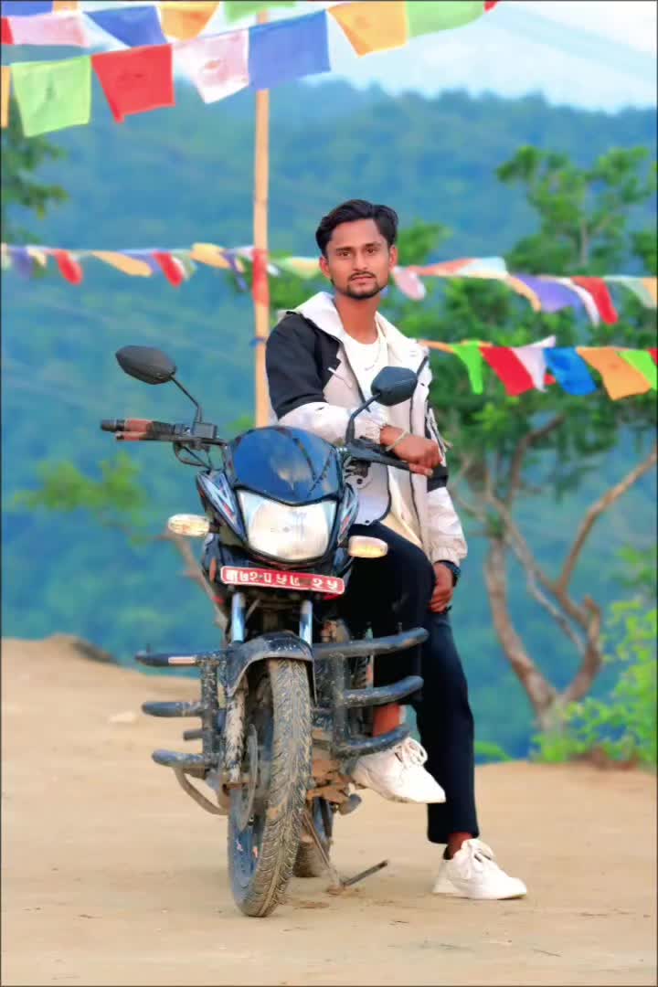 @Mukesh_PrajapaTi🤫🥀💯