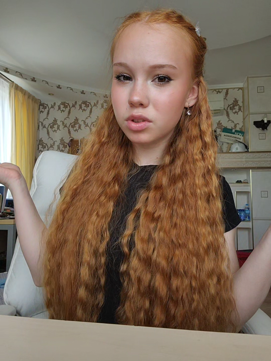 @анютка