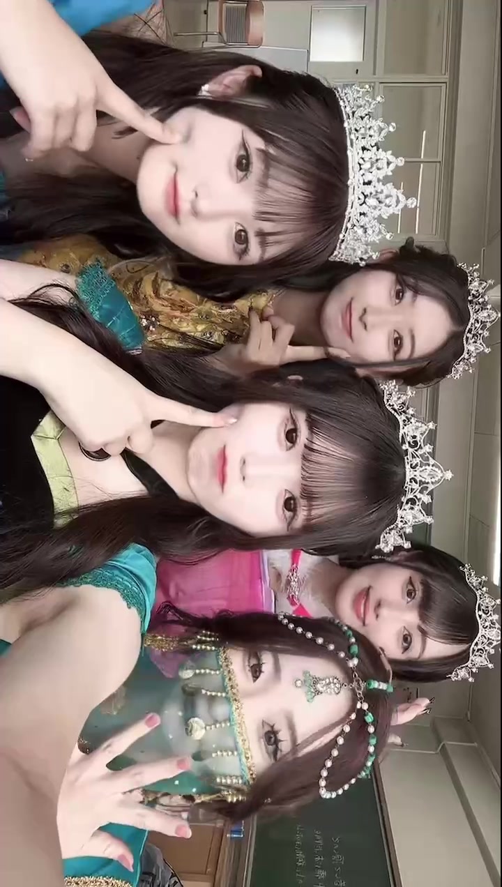 @なな