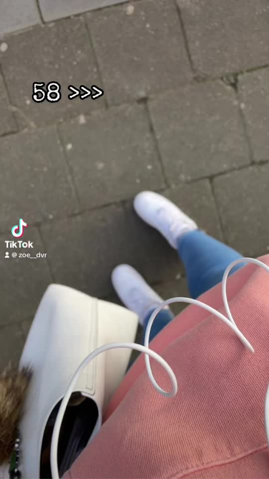 @zoë16.