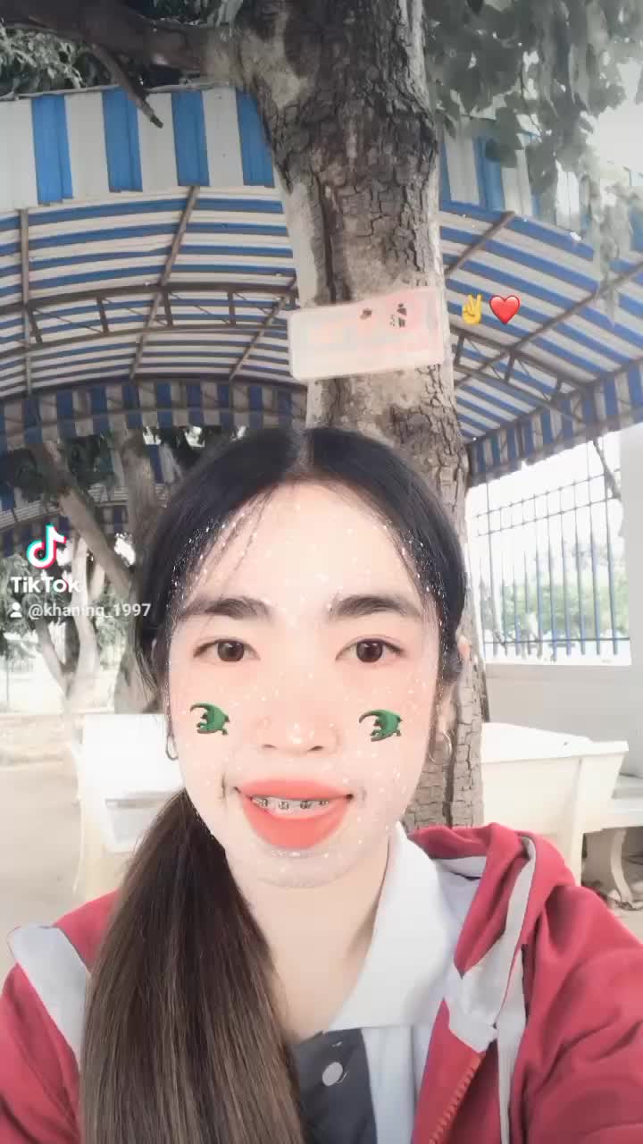 @คะนิ้งที่แปลว่าน้ำค้าง🏳️&zwj;🌈🖤