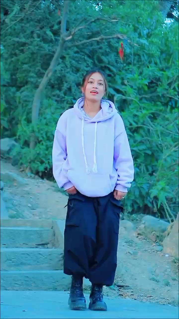@LAURENIMAYA🇳🇵🇳🇵