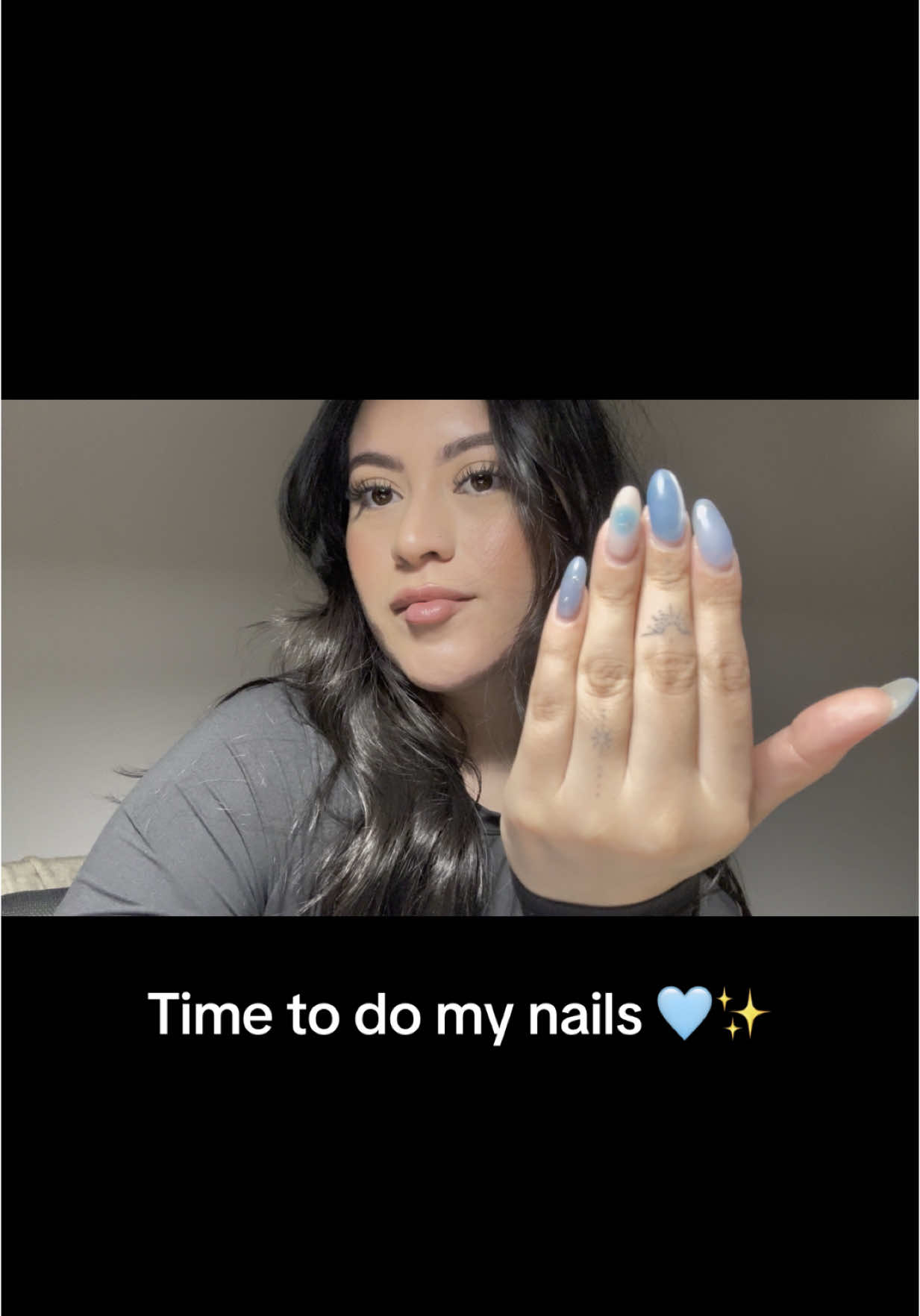 @Abouthernails