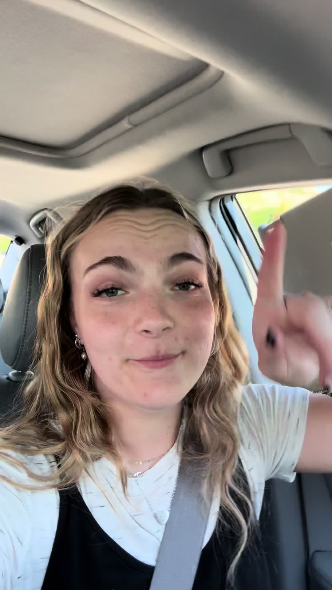 @yiyaclaire