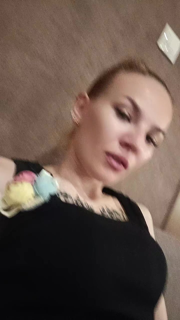 @Анюта😘