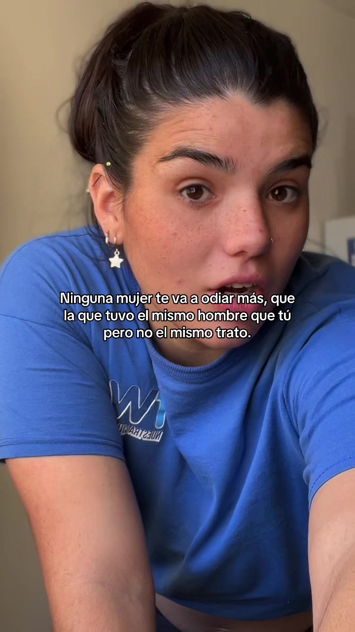 @Lacolii
