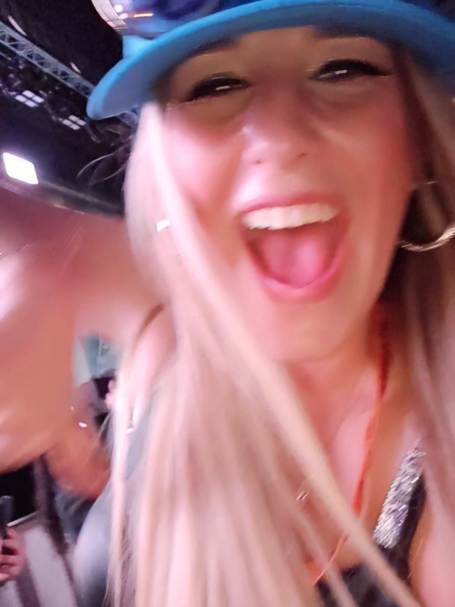 @LifewithSherry 💙