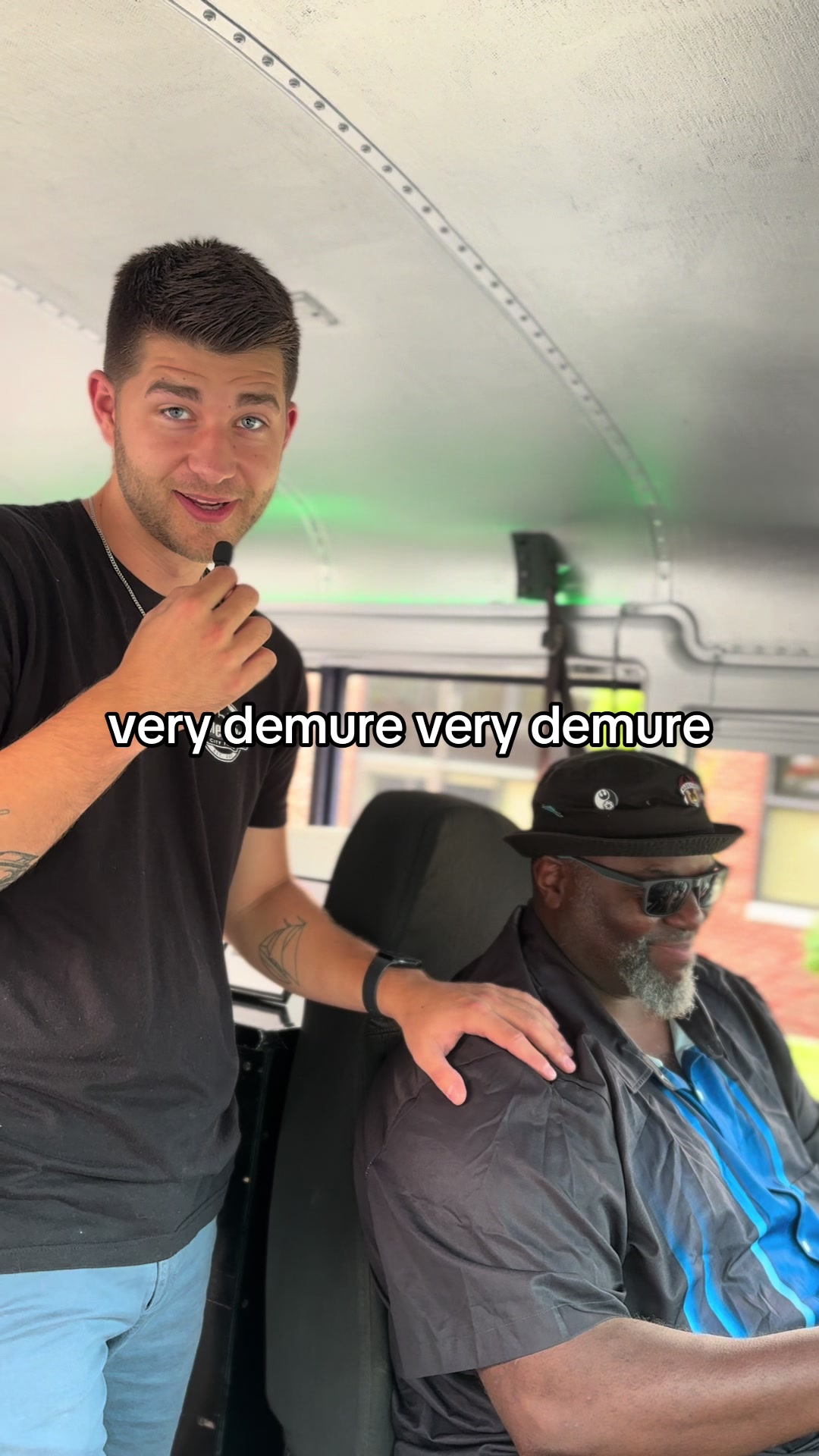 @Comedy Bus