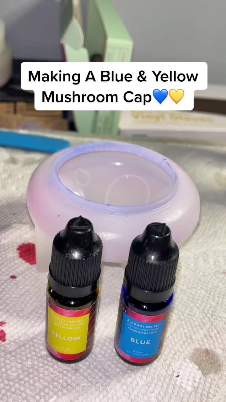 @ManicKatCrafts