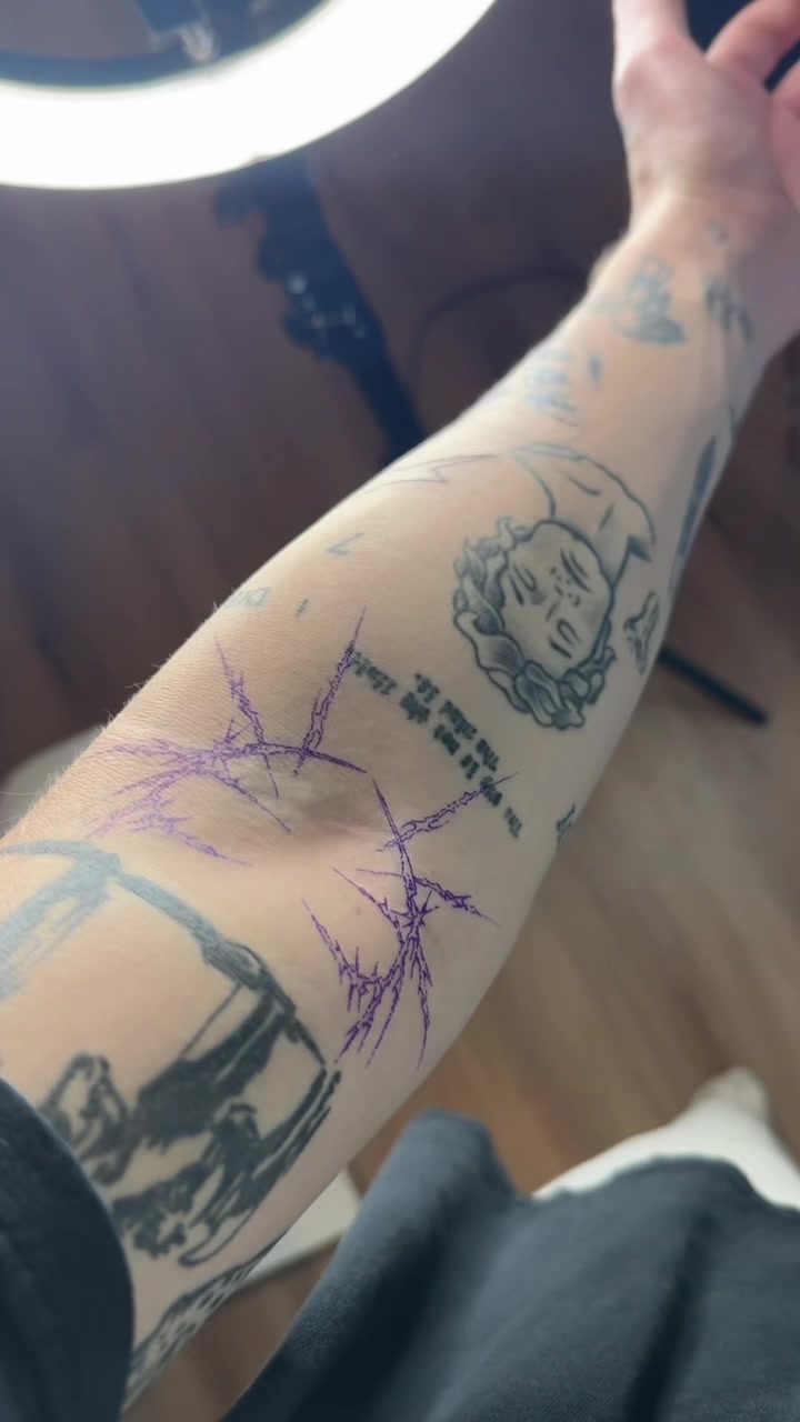@_fuckprada