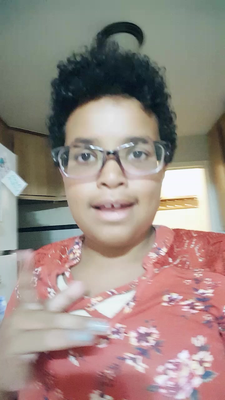 @LizTheFox