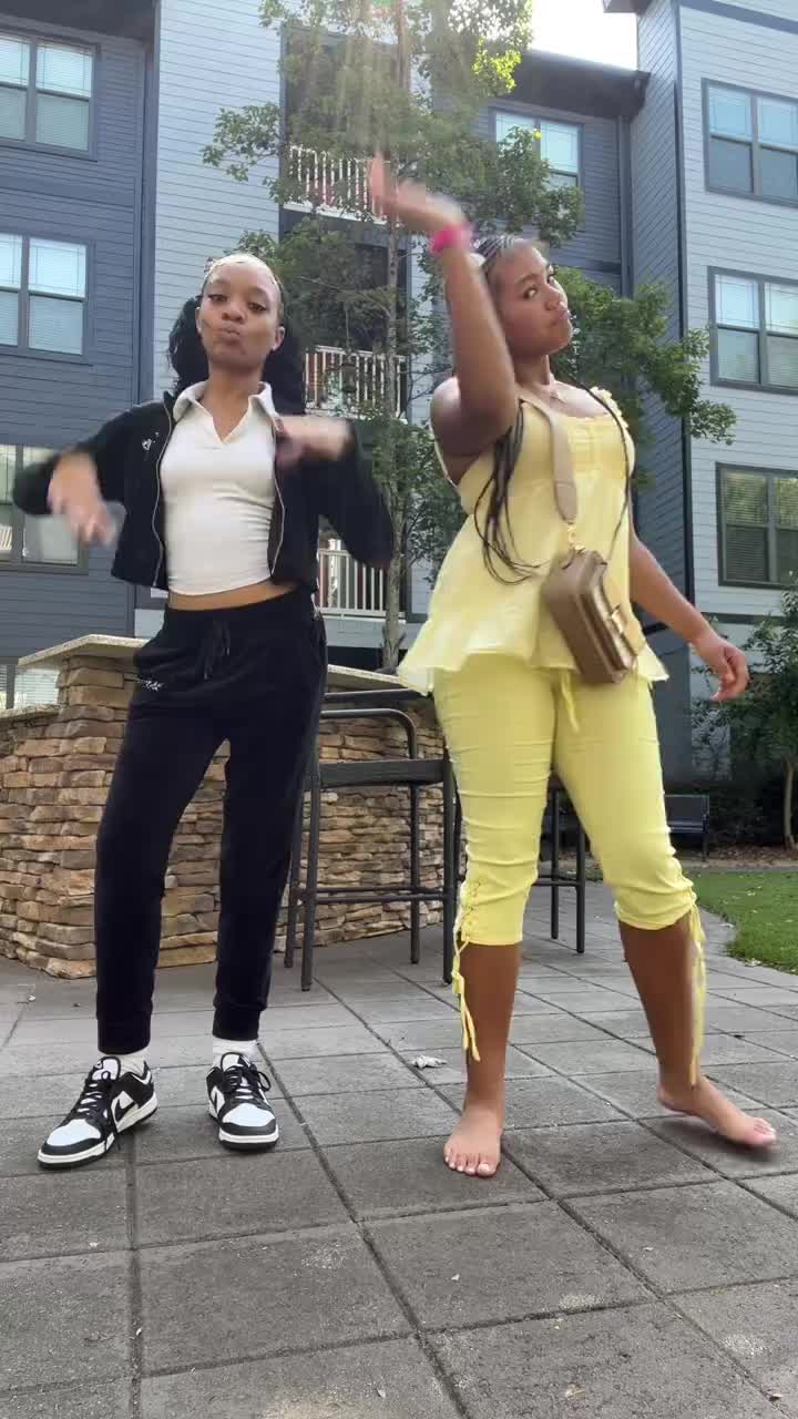 @2twogirls1life