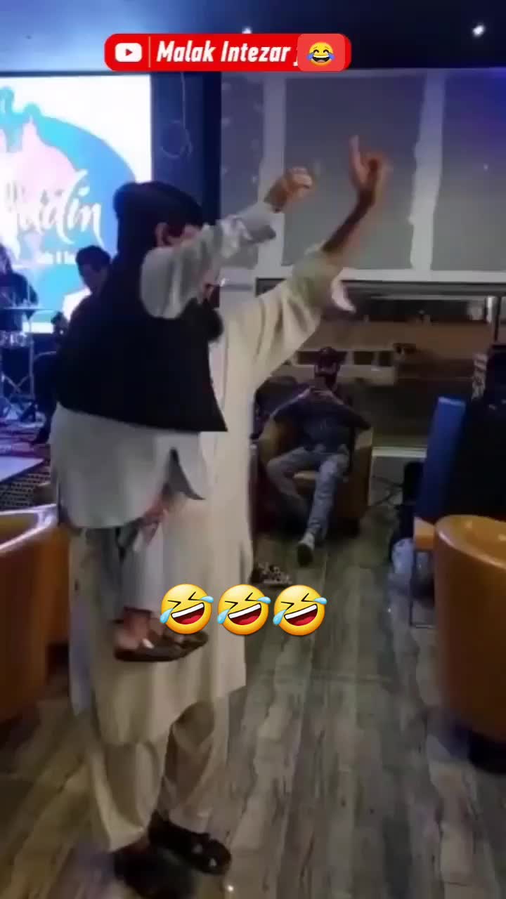 @ملک صاحب   🤣