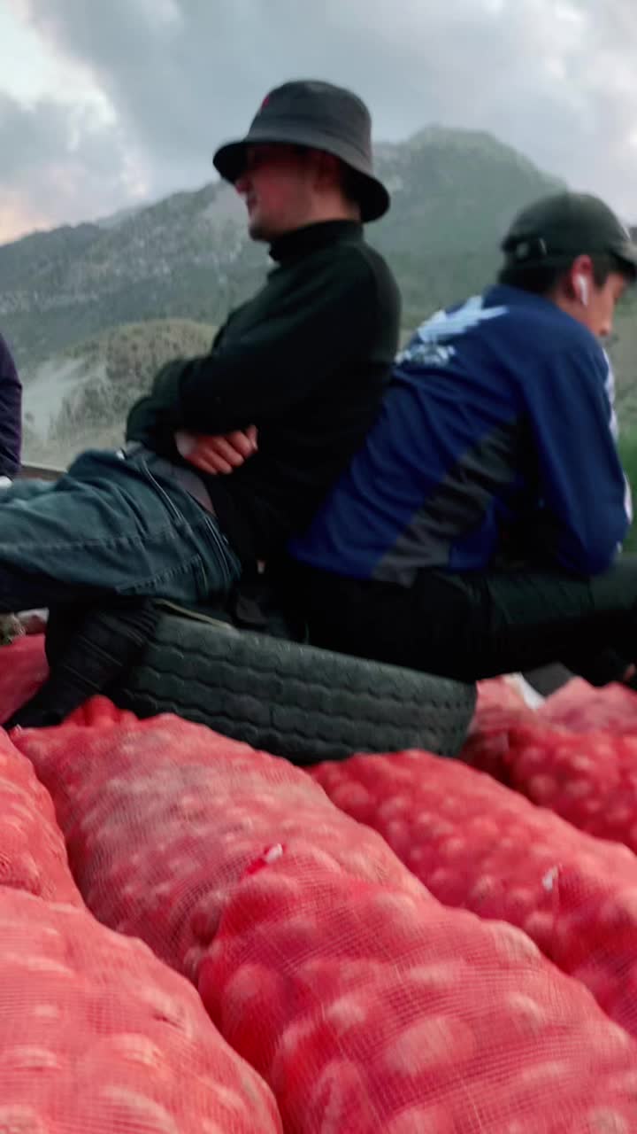 @🇰🇬